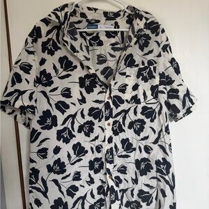 Old Navy Men's White and Navy Blue Floral Shirt